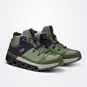 ON Cloudtrax Midnight | Glacier women size 5.5 NEW